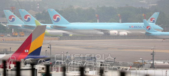 서울 강서구 김포공항 주기장에 세워져있는 비행기들.  [연합뉴스]